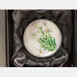 Candytuft Paperweight 